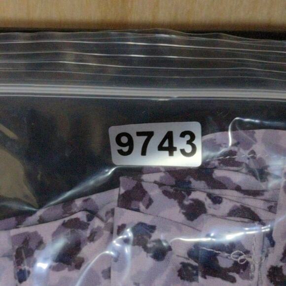 Eddie Bauer Travex Tank Top Women 2XL Stretch Lilac Leopard V Neck Performance - Picture 10 of 10